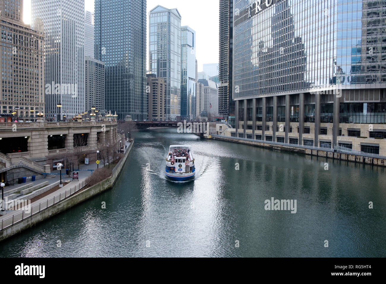 Paseo del Río en el centro de Chicago, Illinois, Estados Unidos Foto de stock