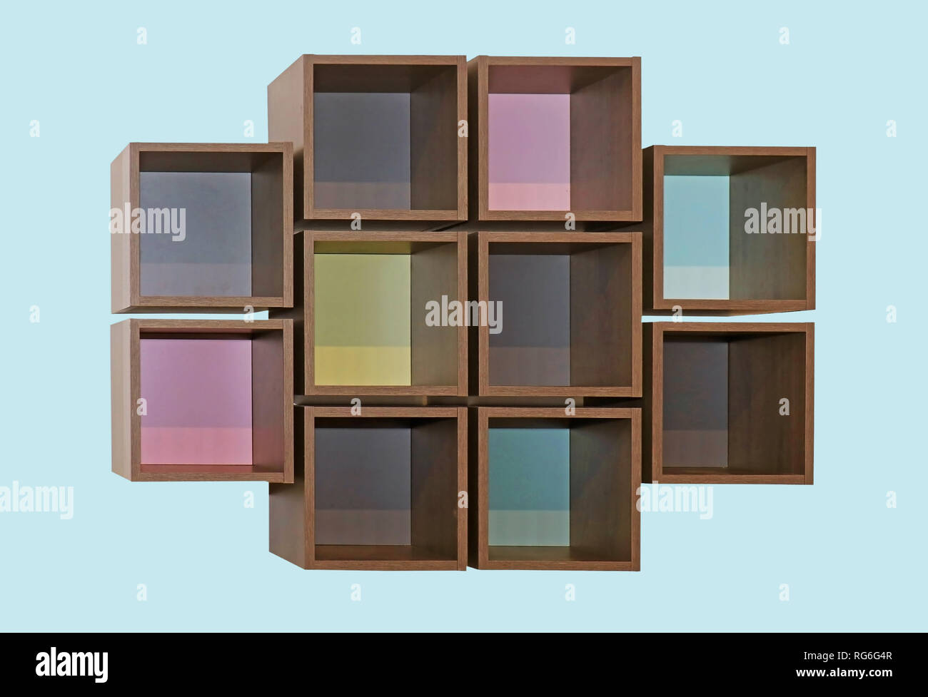 Cubo De Madera Modernos Estantes Dentro De Interiores Con Pared