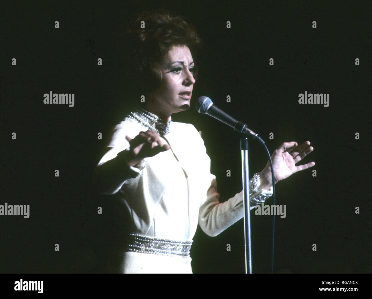 CATERINA VALENTE franco-italiana de la cantante y actriz de cine alrededor de 1980. Foto: Tony Gale Foto de stock
