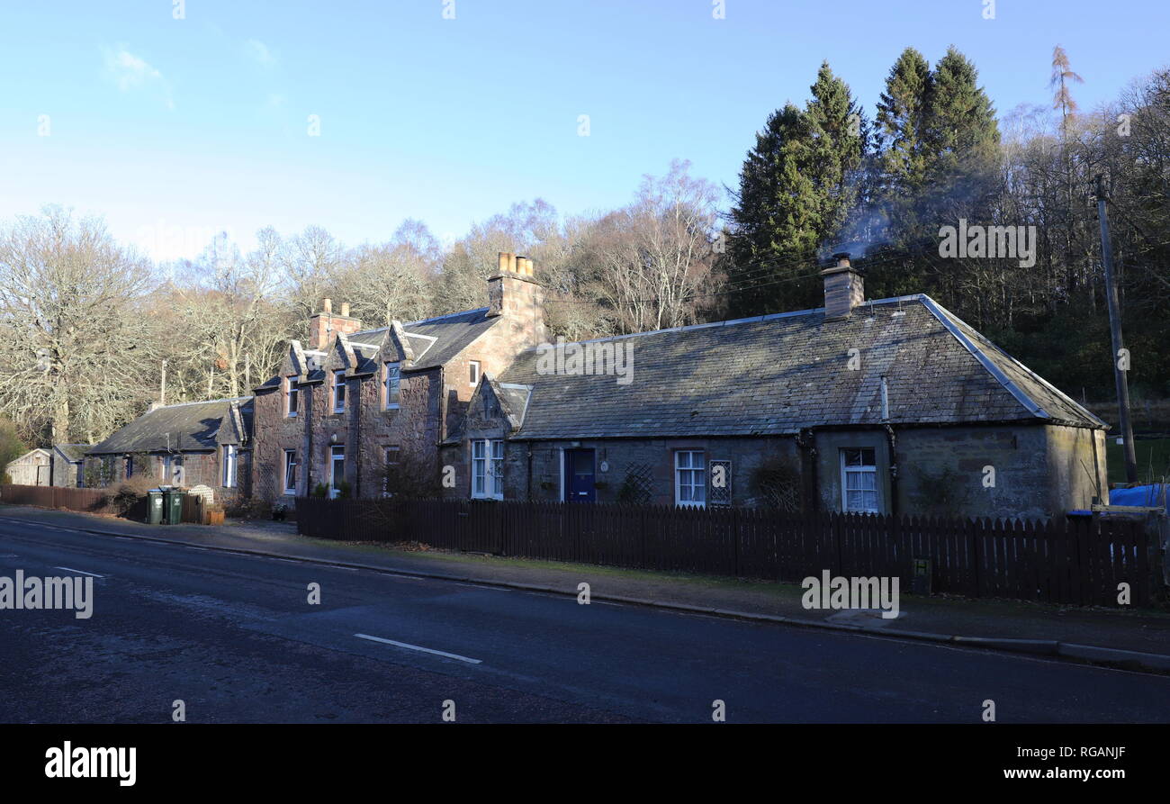 Casas en A93 Viejo Scone Perthshire Escocia Enero 2019 Foto de stock