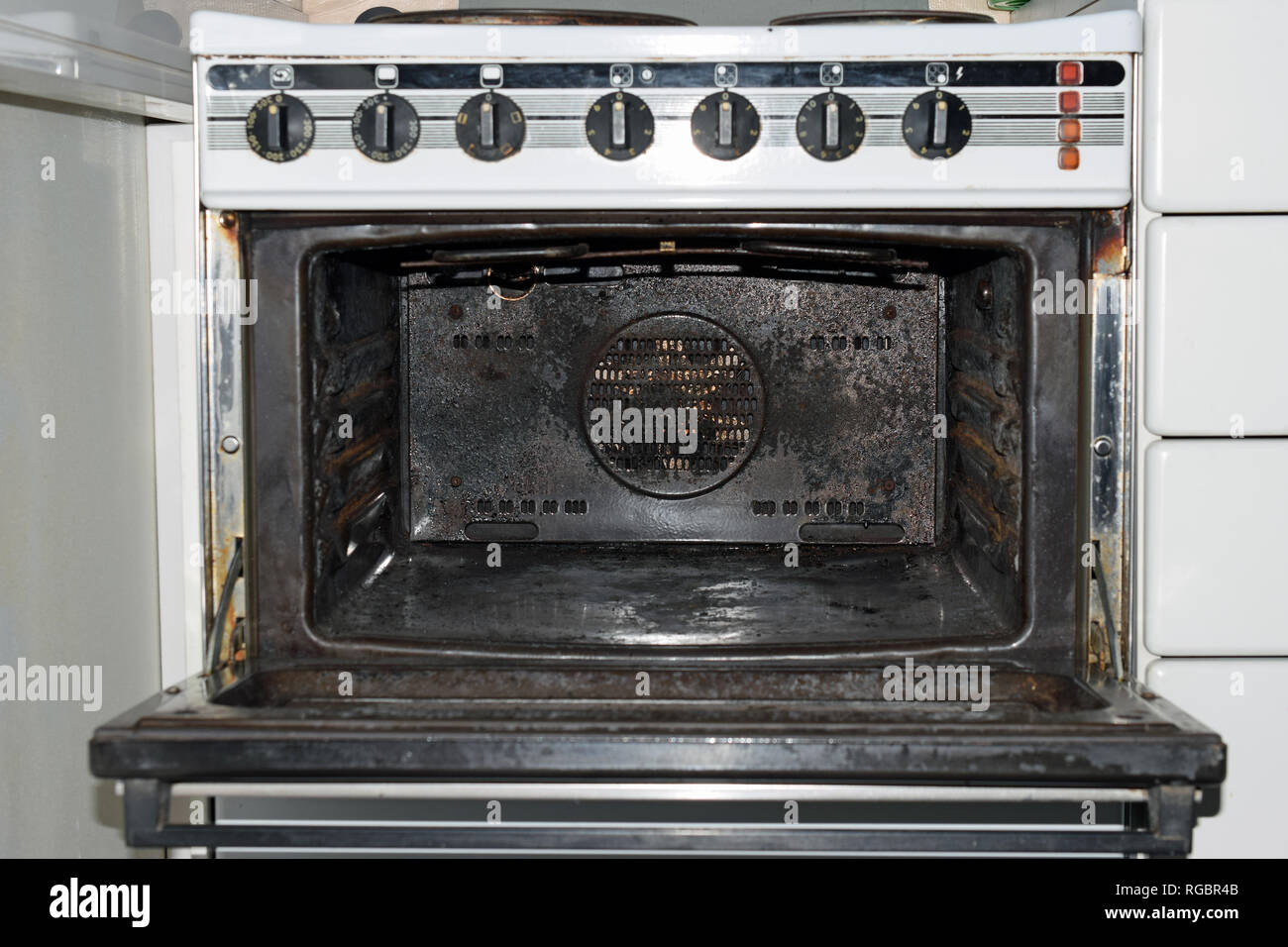 Horno sucio fotografías e imágenes de alta resolución - Alamy