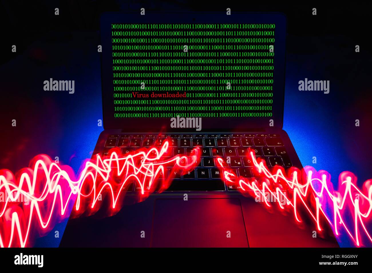 Imagen símbolo de alarma de malware, virus, delitos informáticos, protección de datos, Baden-Württemberg, Alemania Foto de stock
