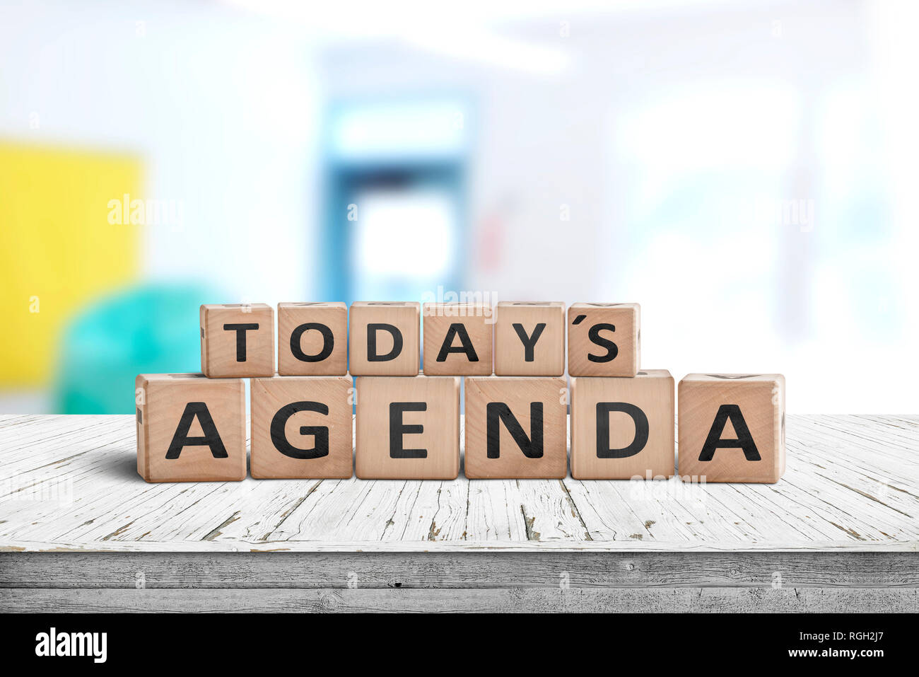 La Agenda De Hoy Signo En Un Escritorio De Madera En Un Aula Con Colores Brillantes Fotografia De Stock Alamy