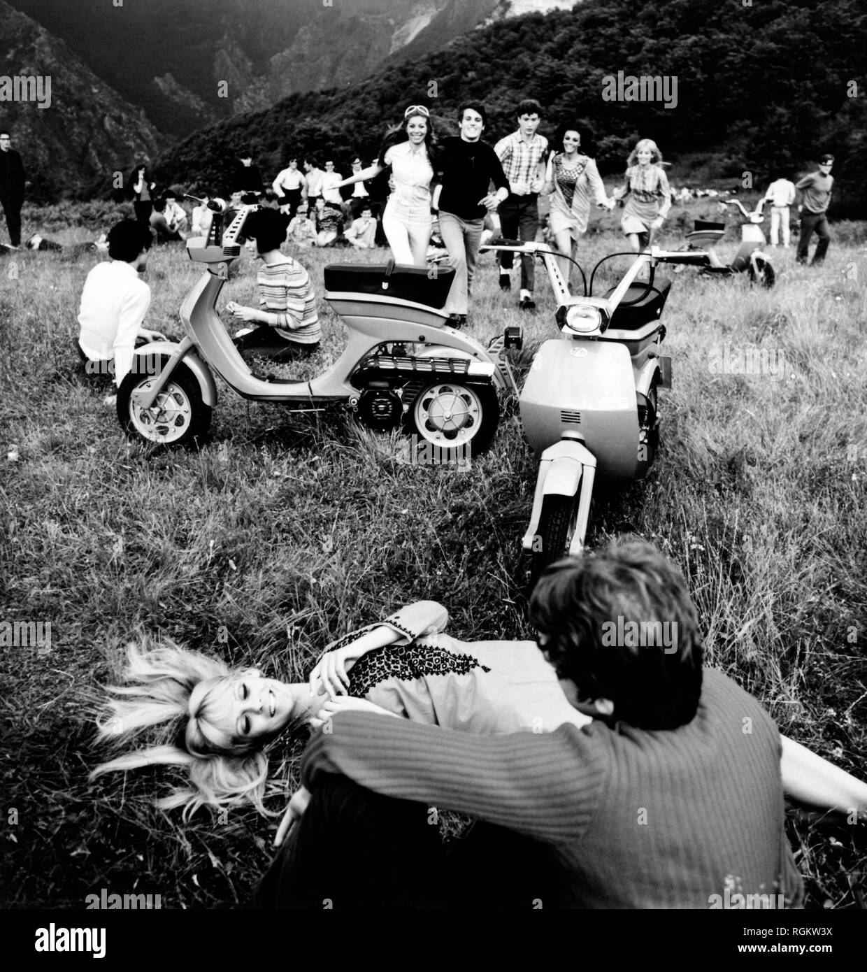 Los jóvenes, Innocenti Lambretta lui, Italia 1968 Foto de stock