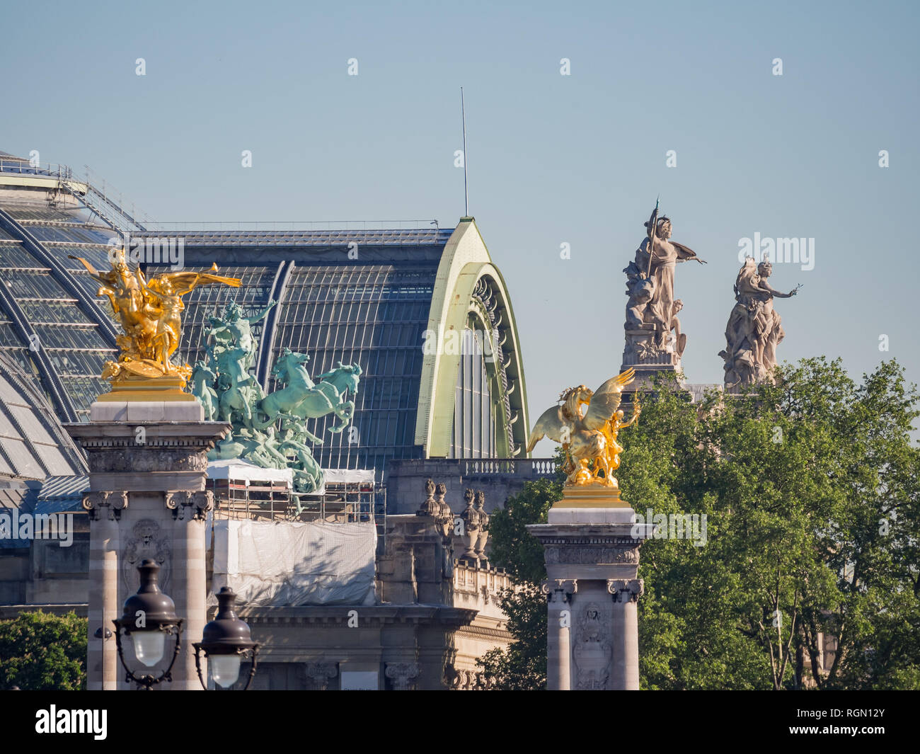 París, 7 de mayo: Vista exterior del Grand Palais, el 7 de mayo de 2018, en París, Francia Foto de stock