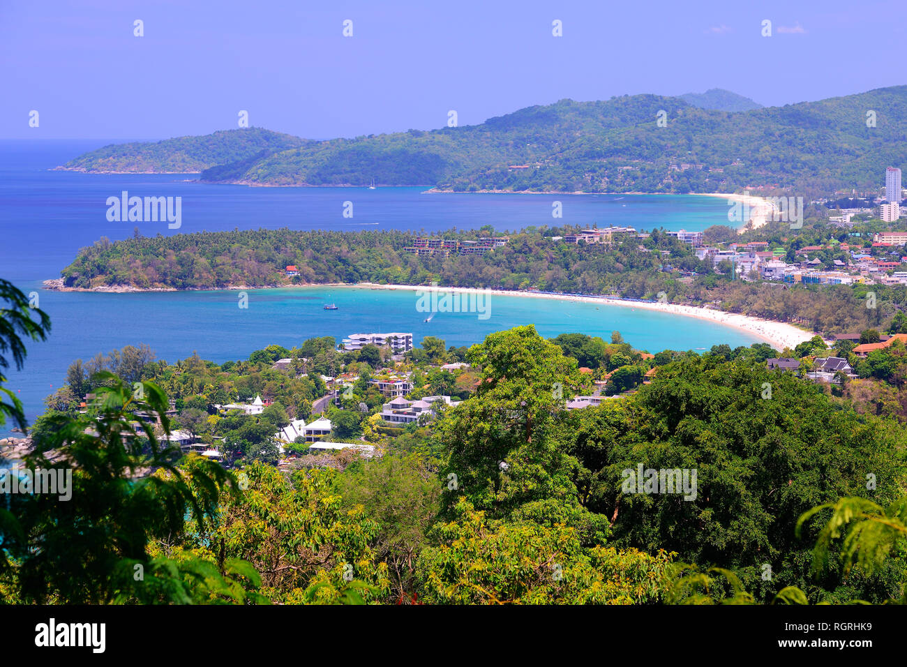 Blick auf Karon und vom Karon Mirador de Patong Beach, Phuket, Tailandia Foto de stock