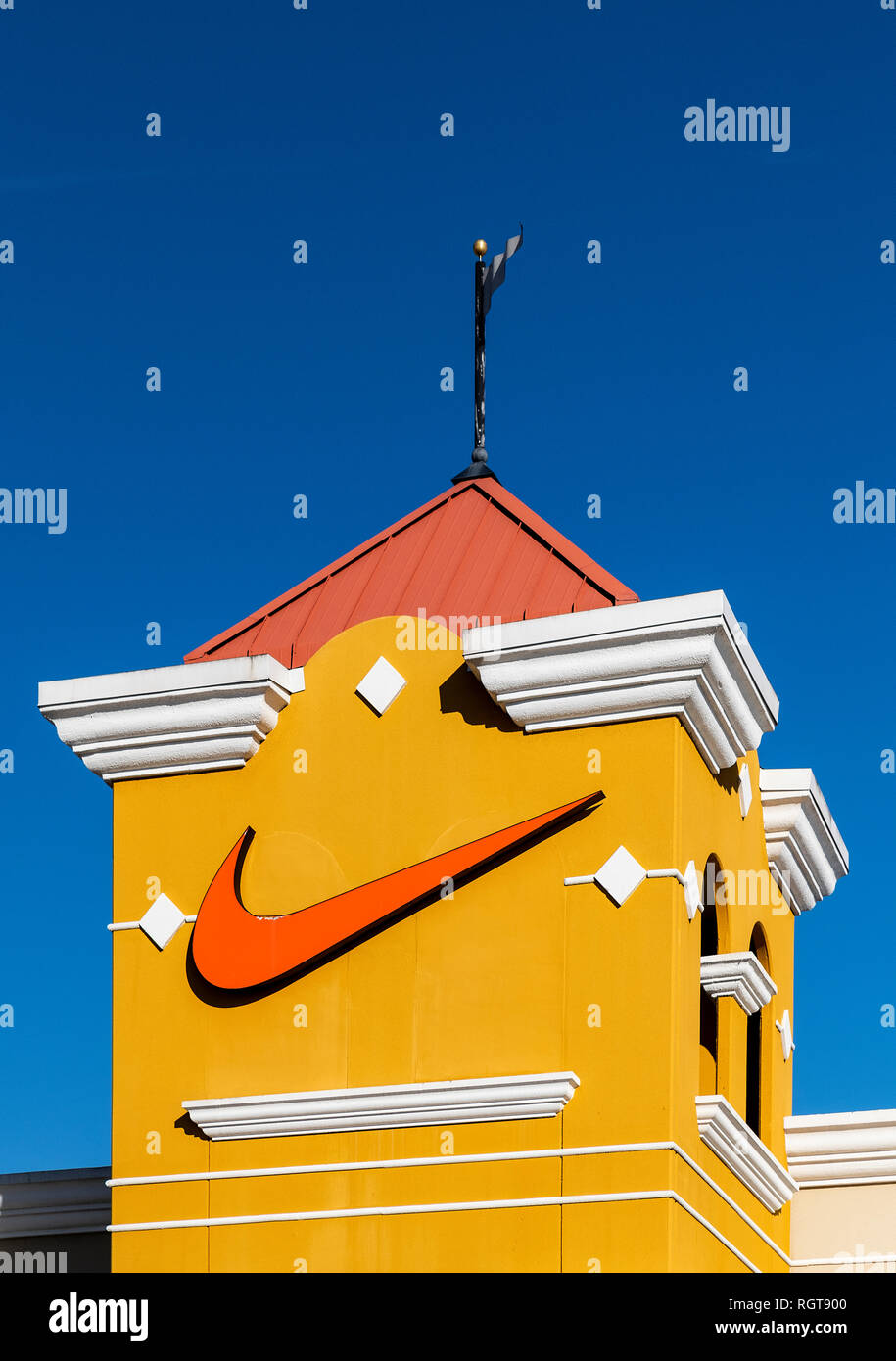 Nike factory outlet store, Orlando, Florida, EE.UU de stock - Alamy