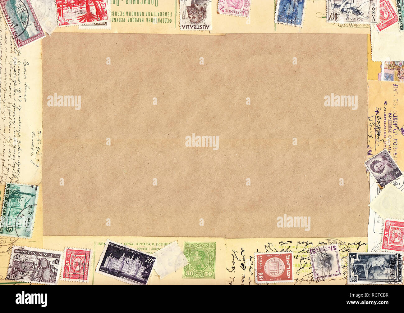 Vintage, tarjetas, papel y sellos de correos antecedentes Foto de stock