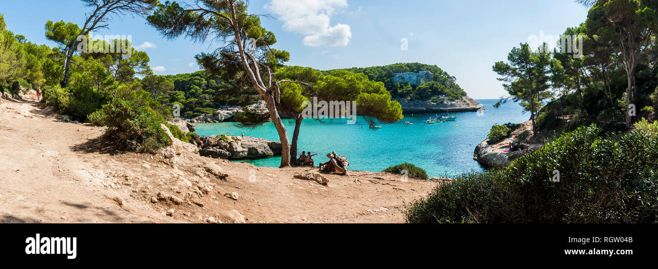 Playa de Cala Mitjana, Menorca isla,2018. Foto de stock