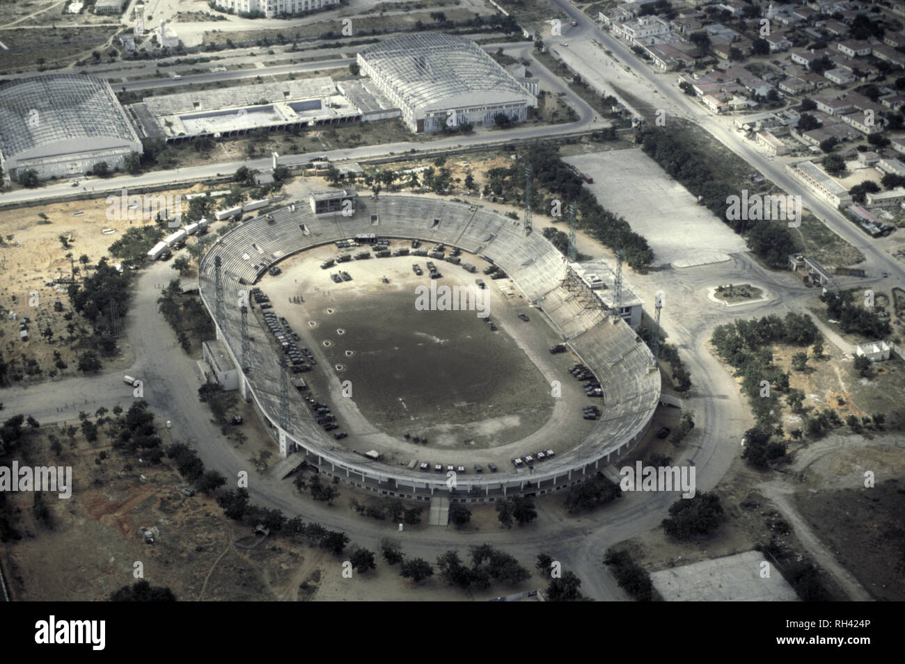 El 12 de octubre de 1993 Estadio de Mogadishu, Somalia, visto desde el norte, donde las fuerzas de las Naciones Unidas pakistaní se basan. Foto de stock