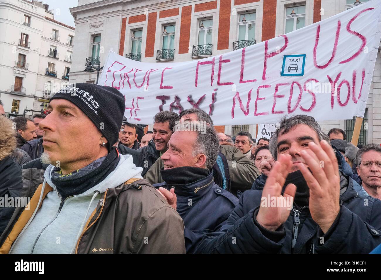 La Puerta del Sol, 11 ª Concentración de taxistas, habla un viejo Cabify.Madrid, España.Jueves 01/31/2019 Cordon Press Foto de stock