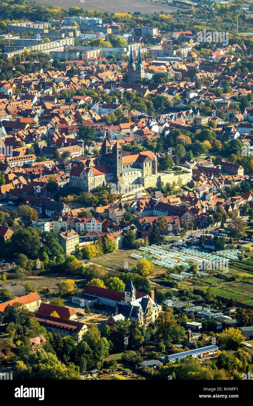 Vista aérea, Old Town, Quedlinburg, Sajonia-Anhalt, Alemania Foto de stock