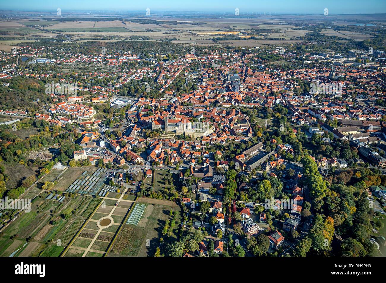 Vista aérea, vista de Quedlinburg, Sajonia-Anhalt, Alemania Foto de stock