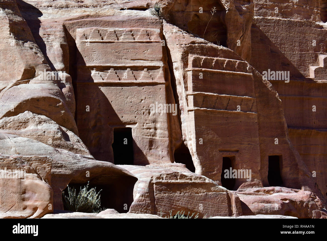 Nabateo tumbas en Petra.La antigua ciudad de Petra es un sitio del Patrimonio Mundial de la UNESCO. Foto de stock
