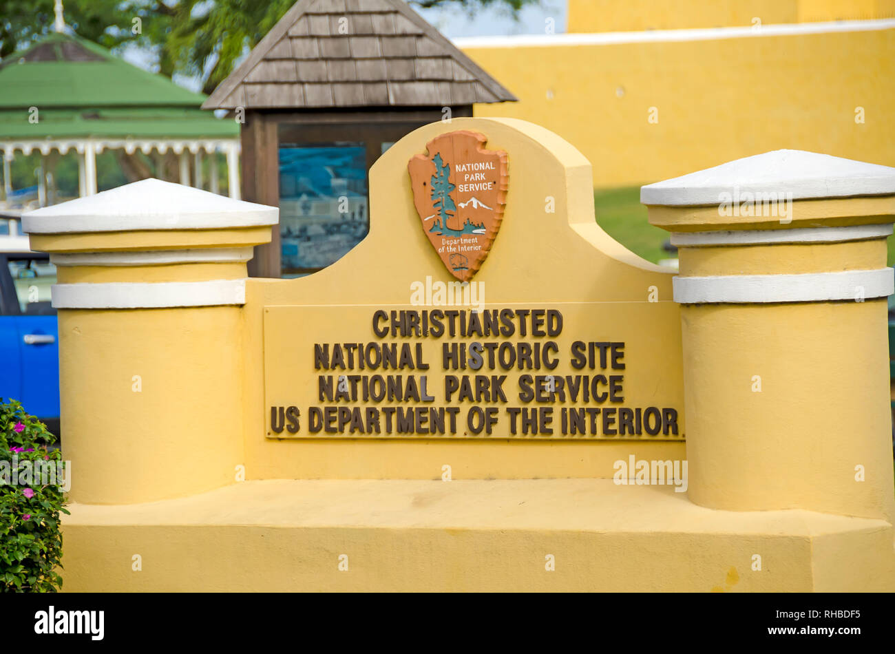 Christiansted National Historic Site del Servicio de Parques Nacionales del Departamento del Interior de EE.UU signo marcador, Saint Croix, Islas Vírgenes de EE.UU. Foto de stock