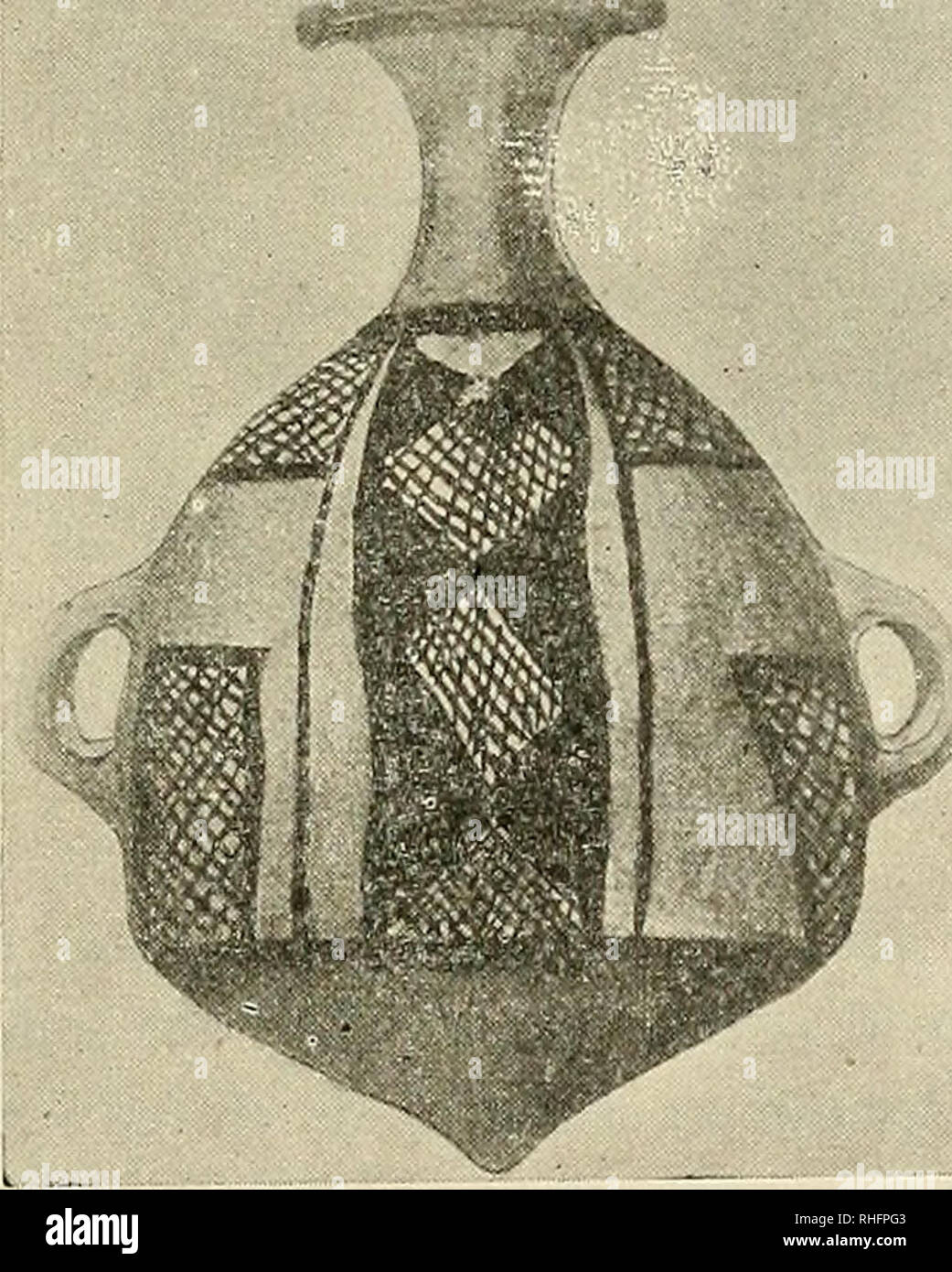 Boletin Del Museo Nacional De Chile Historia Natural 13 El Promontorio Que Representanuna La Cabeza De Puma Cubre El Comienzo De La Faja Del Medio Presenta Ademas Este Vaso En La