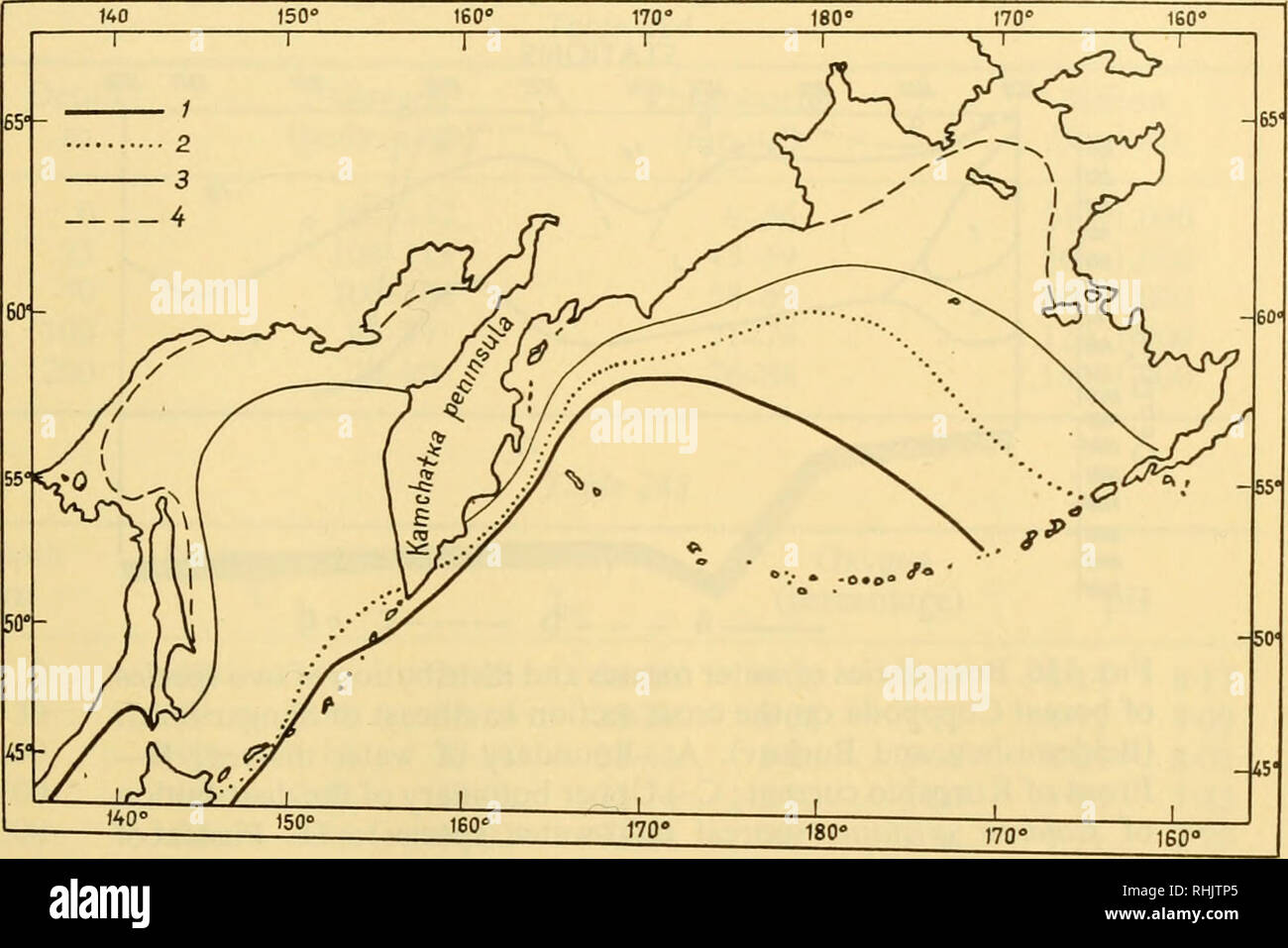 . Biología de los mares de la U.R.S.S. Biología marina -- Unión Soviética; Hidrología -- Unión Soviética. Características generales de los Mares Orientales 697 hay hielo en la parte norte del estrecho de Tartaria. El hielo se lleva a cabo en el océano a través de las Kuriles estrecho y a lo largo de la costa de Kamchatka. Grandes zonas del Mar de Ojotsk y de Bering están cubiertas con hielo durante casi ocho meses. En cuanto a los otros mares de la u.s.s.r, este fenómeno se encuentra sólo en aquellos fuera de la costa siberiana. La salinidad de los Mares Orientales (aparte de su litoral y en las desembocaduras de los ríos) no purif Foto de stock