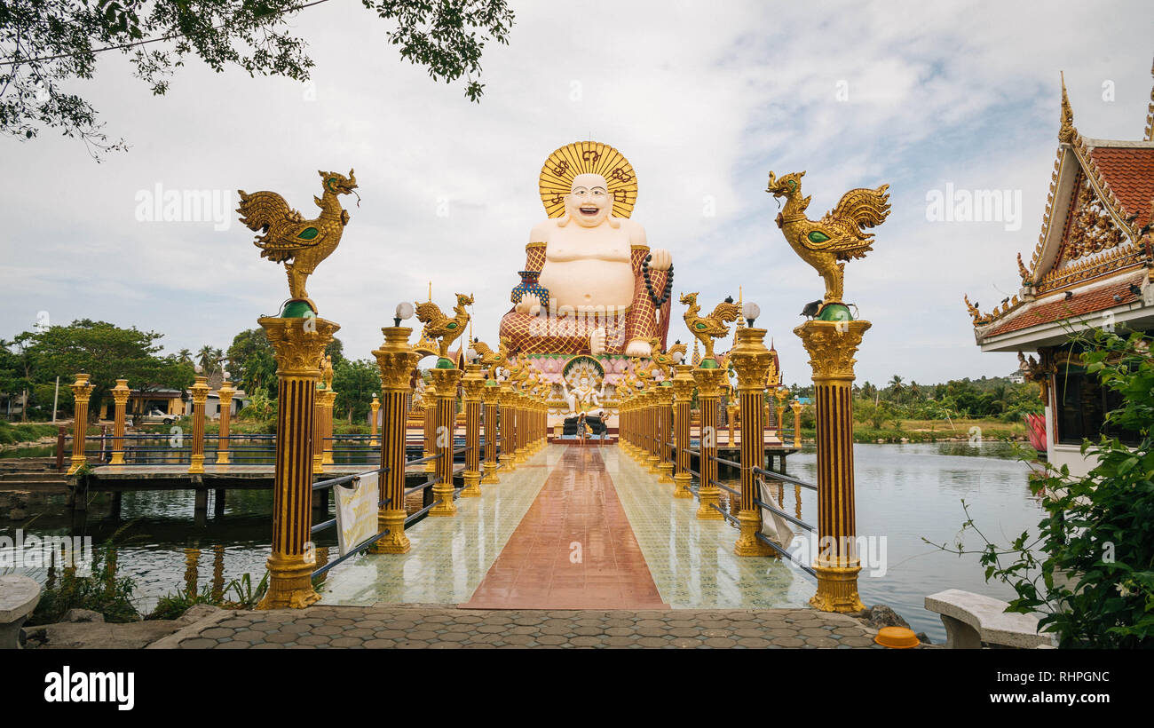 Templo de Buda en Wat Plai Laem, Ko Samui, Tailandia Foto de stock
