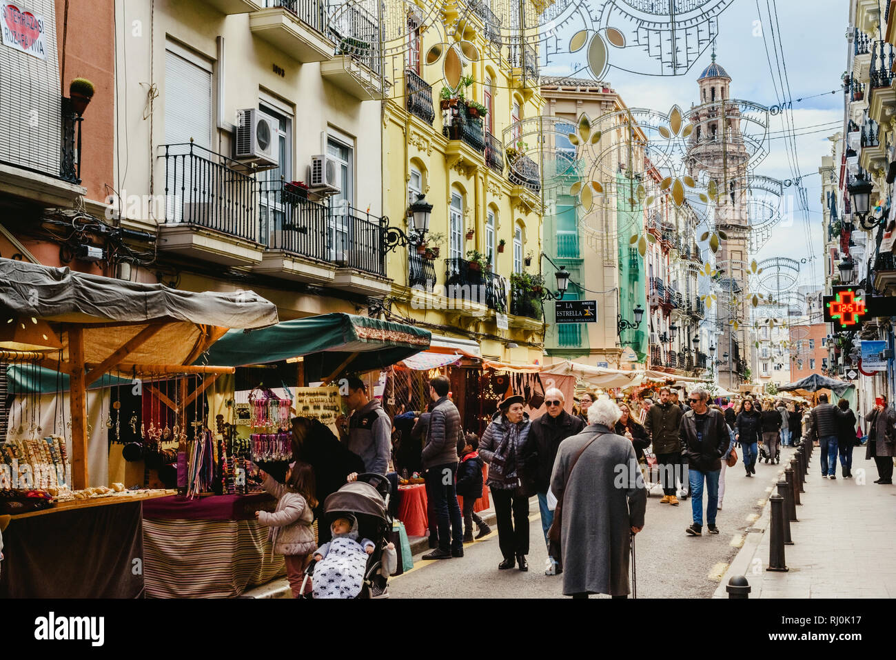 Spain valencia shopping street fotografías e imágenes de alta resolución -  Página 2 - Alamy