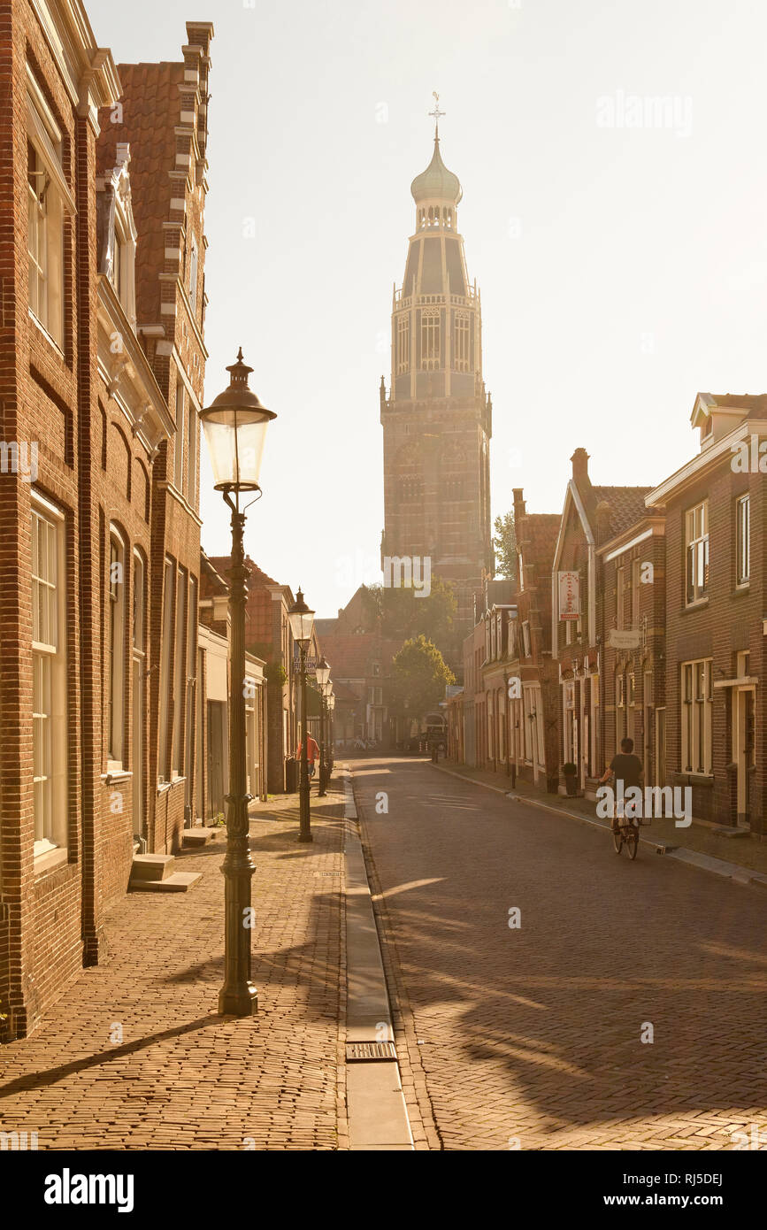 Zuiderkerk mit Stadtbild von Enkhuizen, Noord-Holland, Ijsselmeer, Niederlande Foto de stock