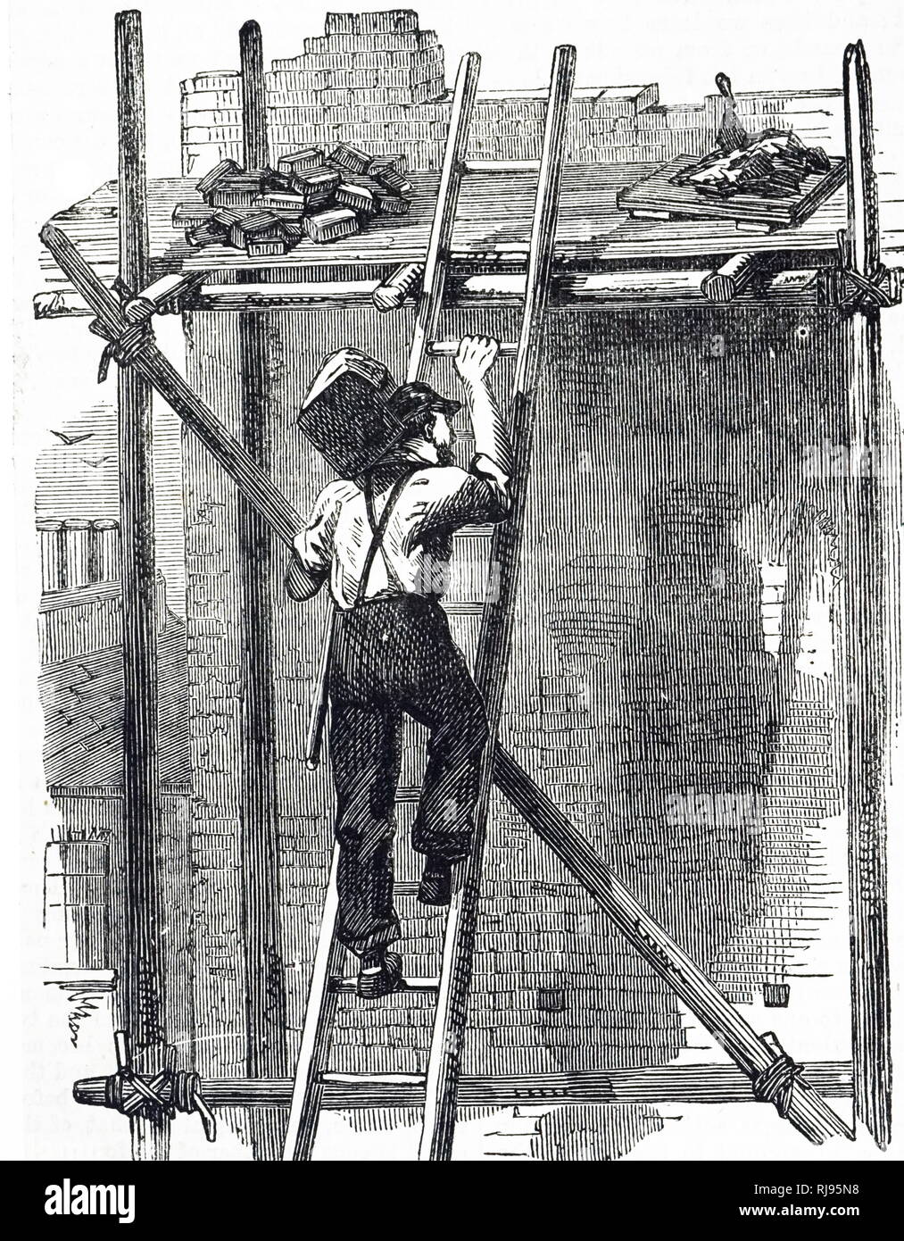 Ilustración mostrando un albañil, con una pierna de madera, llevando una carga Hod con ladrillos de una escalera a una plataforma de trabajo. 1885 Foto de stock