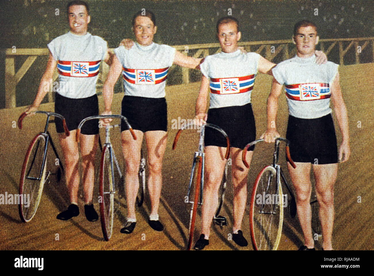 Fotografía de Gran Bretaña en su búsqueda de equipo en los Juegos Olímpicos de 1932. (De izquierda a derecha) Charles Holland (1908 - 1989), William Frank Southall (1904 - 1964), William Gladstone Harvell (1907 - 1985) y Ernest Alfred Johnson (1912 - 1997). Foto de stock