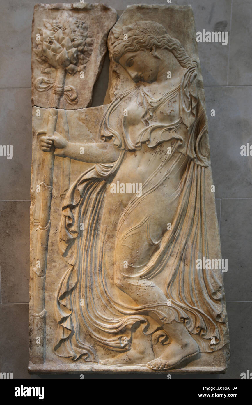 Bailando ménade. Alivio de la romana. Era agustiniana. Copia de un origianal griego 425 A.C. atribuido a Kallimachos. El Met, NY, EE.UU.. Foto de stock
