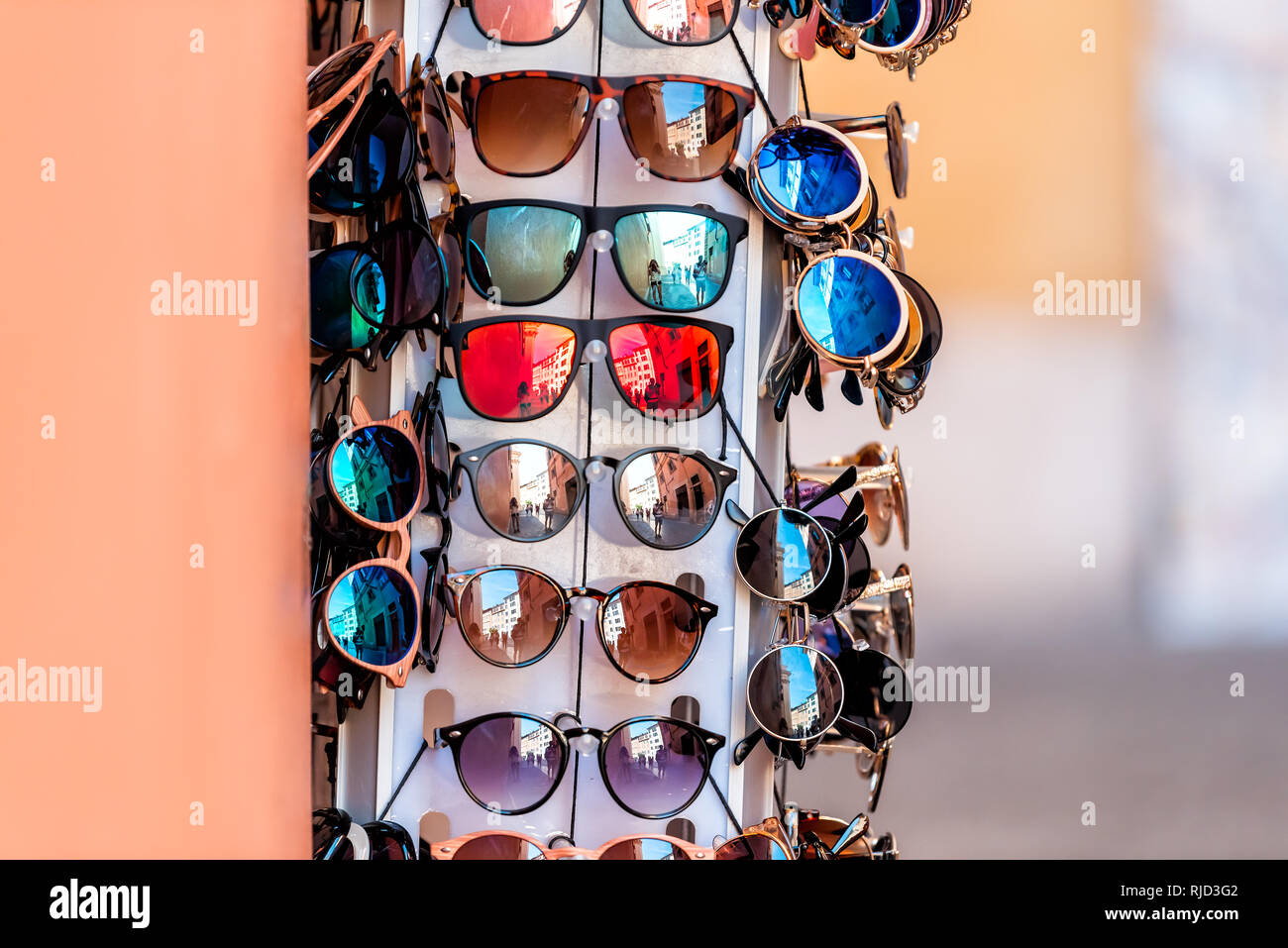 Sunglasses display -  Italia