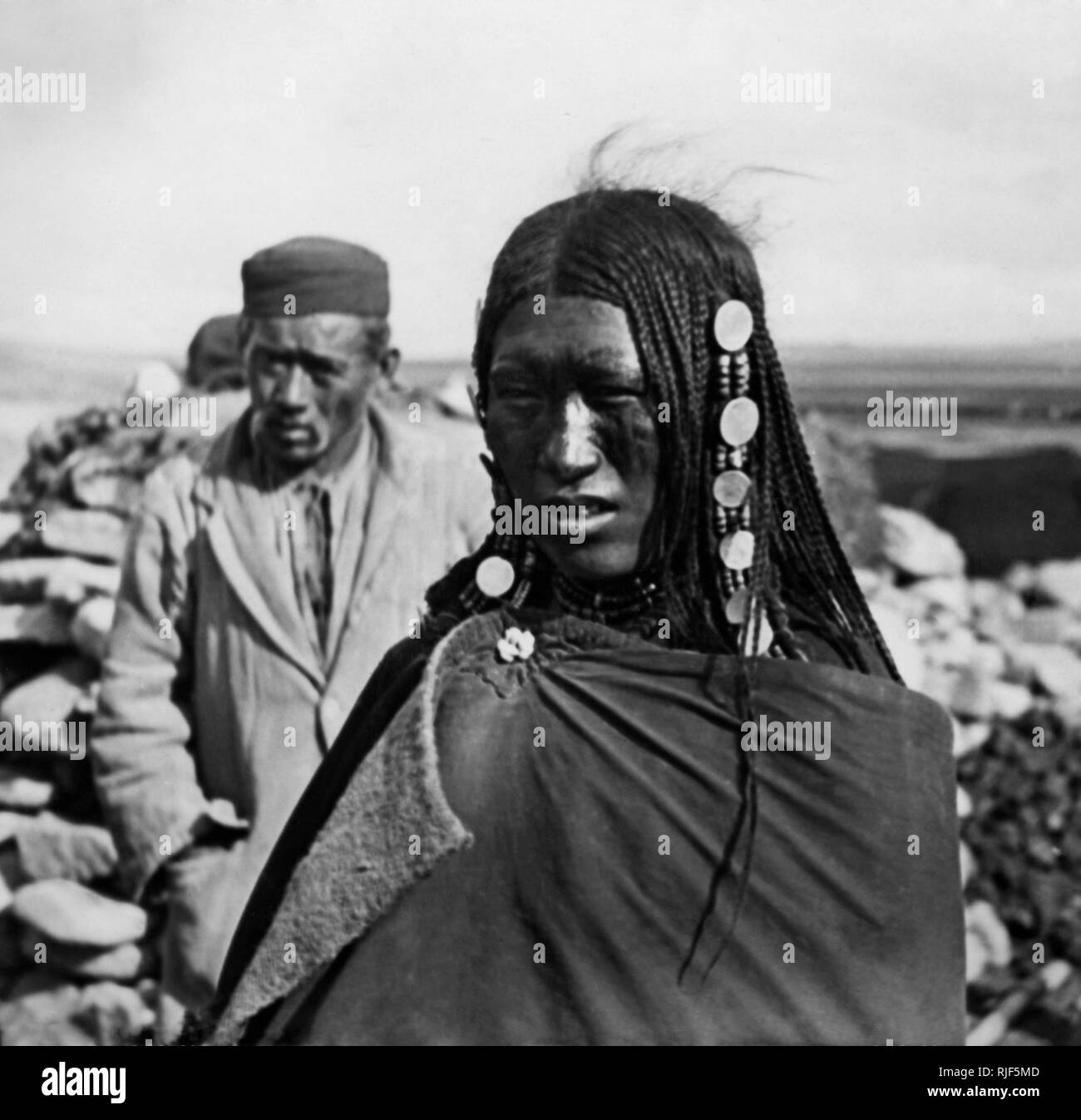 Mujer tibetana, expedición italiana en el Tibet, 1920-30 Foto de stock