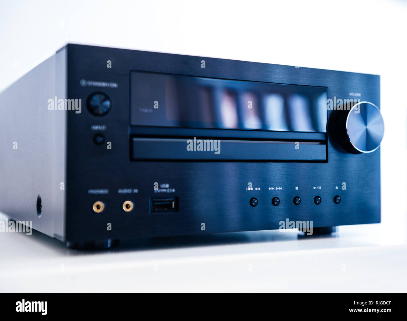 El producto estrella de música con CD, amplificador y sintonizador de radio por Internet - tono azul tilt-shift, Foto de stock