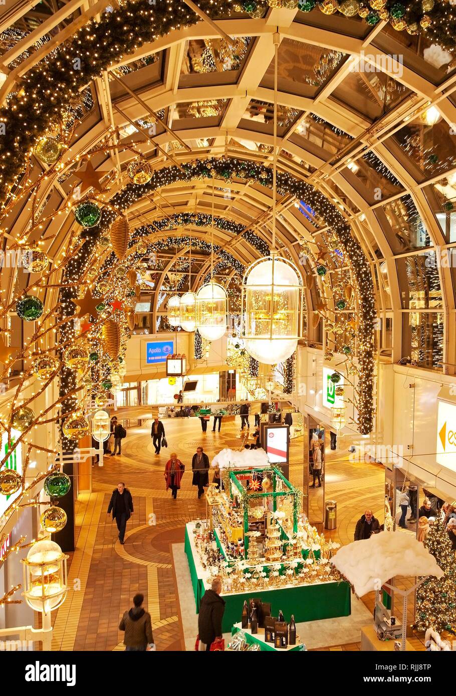 Decoración de Navidad en el centro comercial Centro Allee, Alt-Remscheid, Remscheid, Renania del Norte-Westfalia, Alemania Foto de stock
