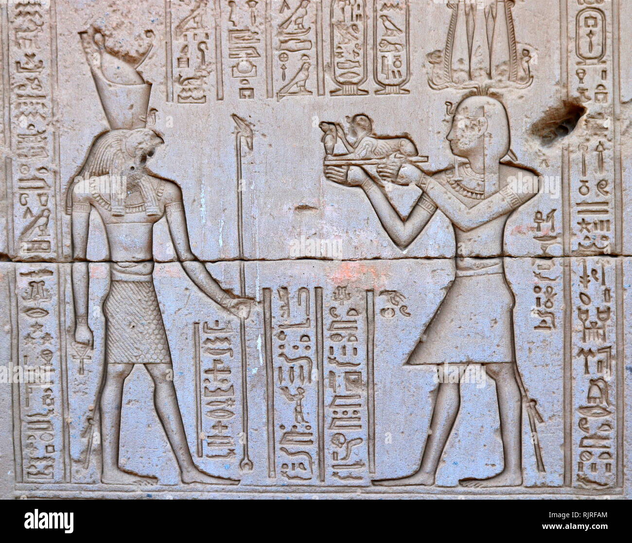 Antiguo relieve egipcio fotografías e imágenes de alta resolución - Alamy