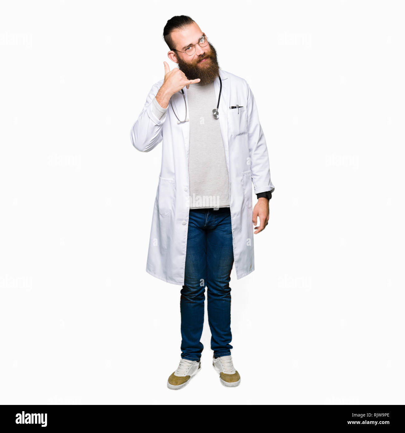 Como Hacer Que El Teléfono De Señal De Comunicando Hombre haciendo llamada en el móvil Imágenes recortadas de stock - Alamy