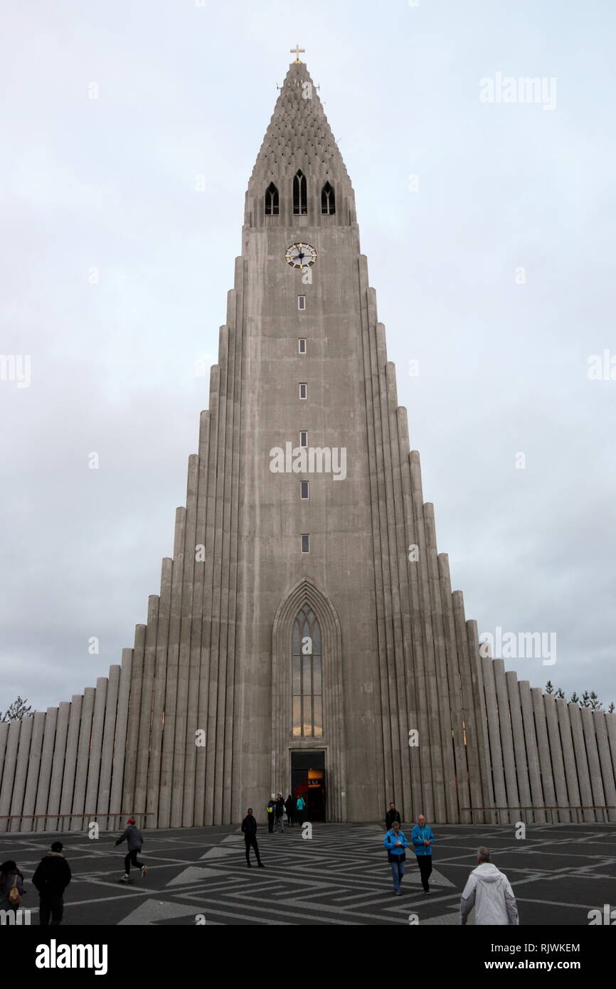 Hallgrimskirky moderne Kirche en Helsinki Foto de stock