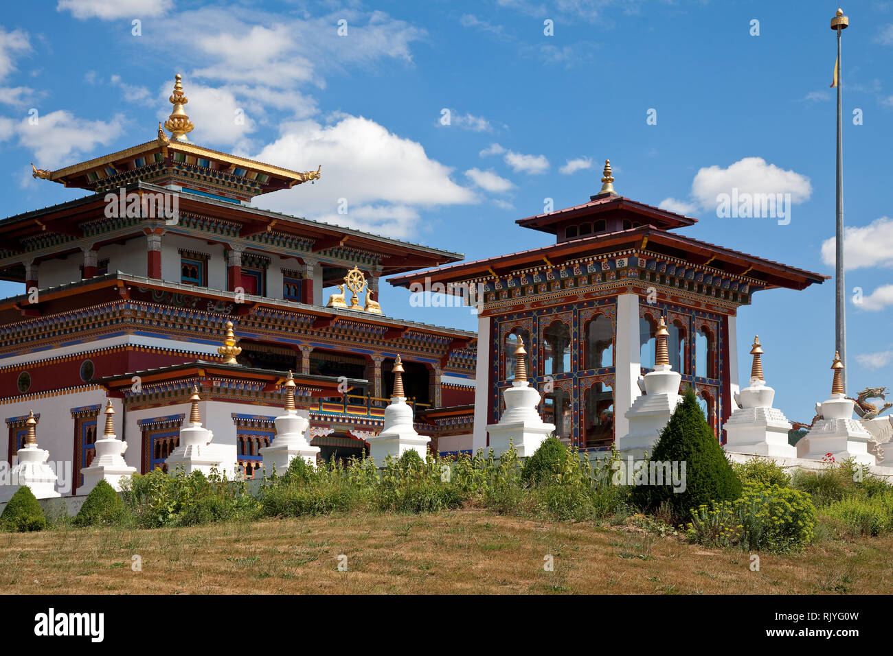 La Boulaye, TEMPEL DER 1000 Budas, gegründet 1987 von tibetischen Mönchen. Lamaistisches Zentrum verbunden mit einer Hochschule für Tibetologie, lin Foto de stock