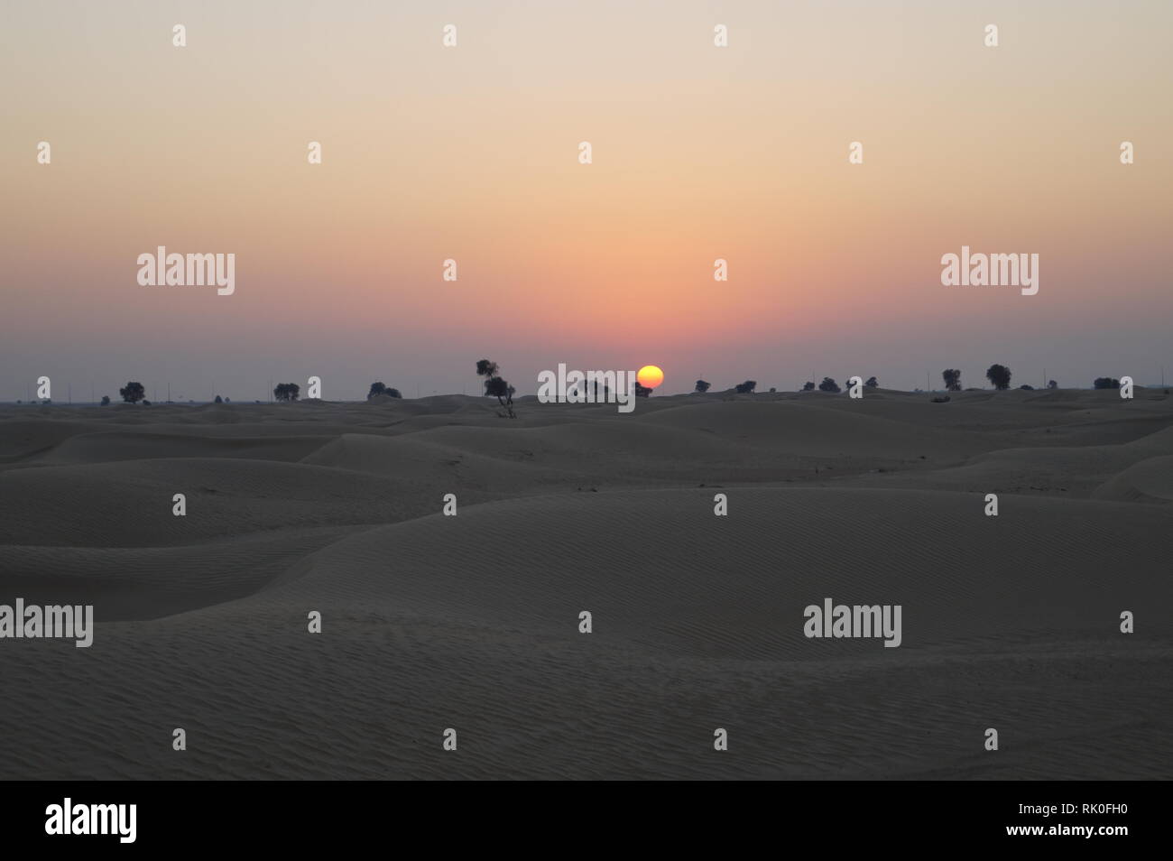 Dubai Desert - día perfecto pasó en el desierto Foto de stock