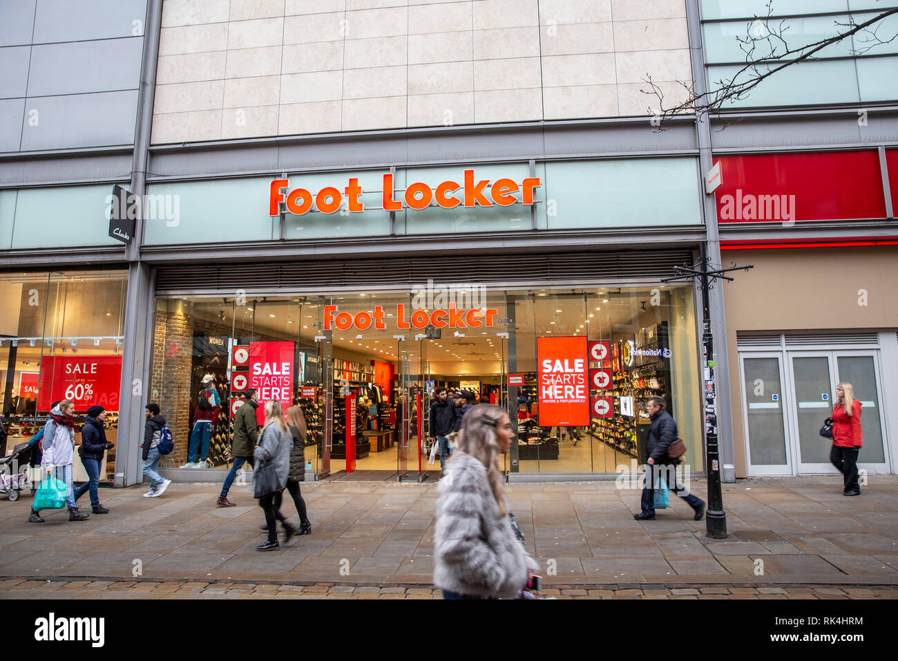 De Footlocker tienda en el centro de la ciudad de Manchester venta de  calzado y ropa deportiva, Manchester, Inglaterra Fotografía de stock - Alamy