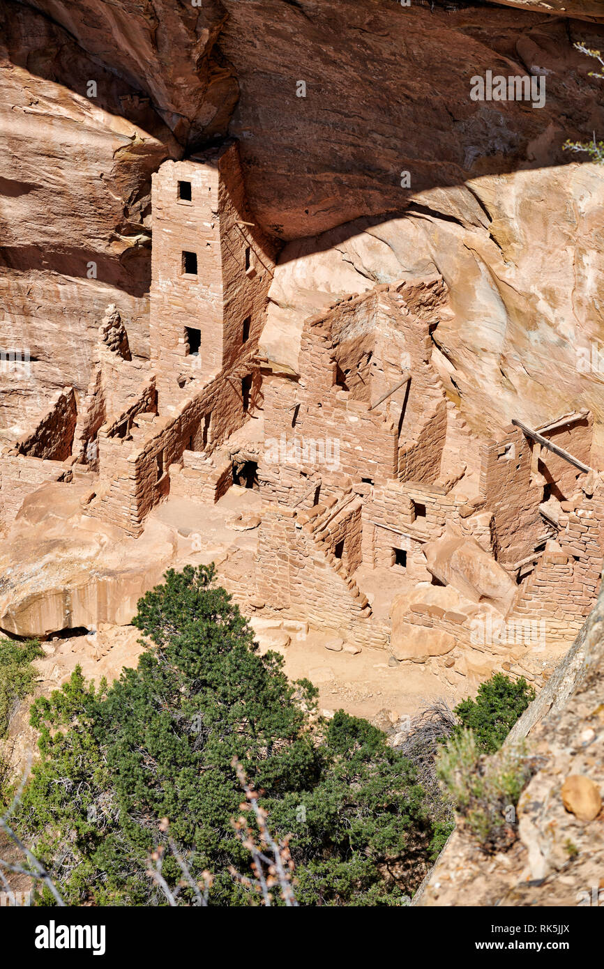 Casa torre cuadrada, Cliff viviendas en Mesa-Verde-National Park, sitio del patrimonio mundial de la UNESCO, Colorado, Estados Unidos, América del Norte Foto de stock