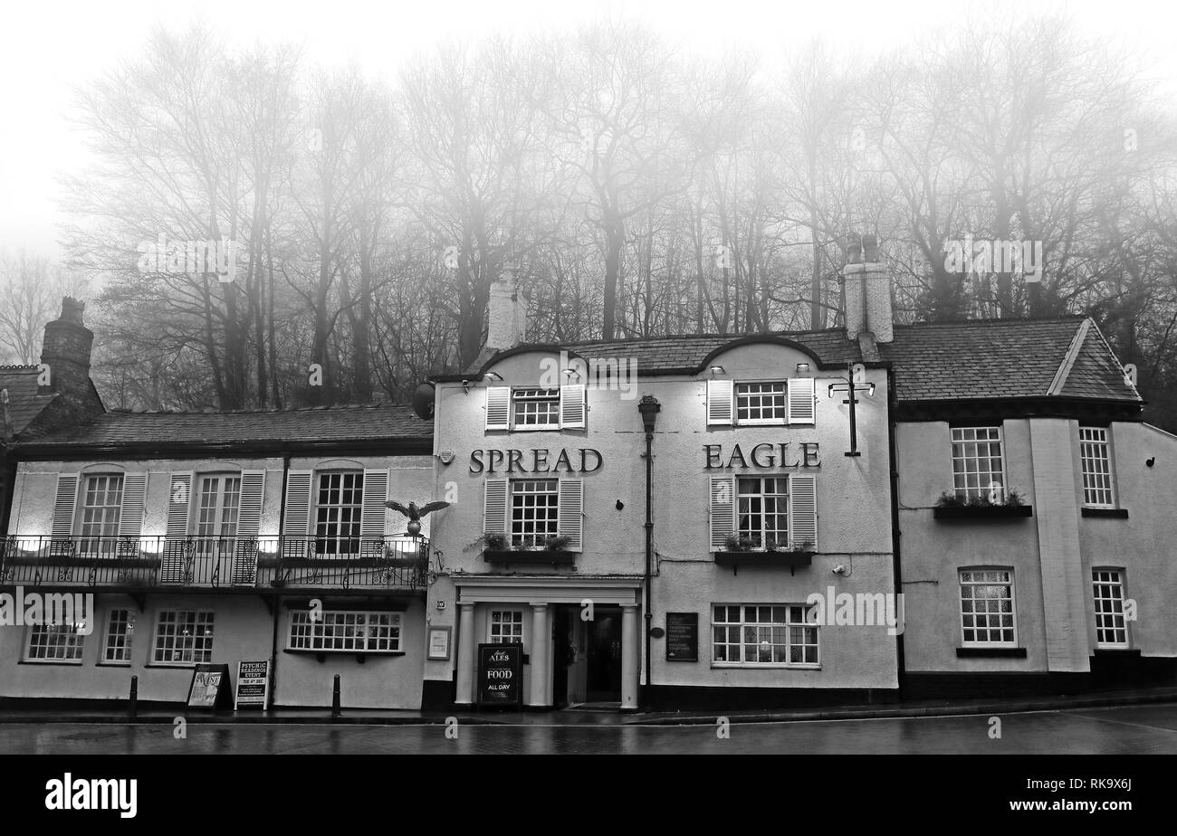 The Spread Eagle Pub, Eagle Brow, Lymm, 47 Eagle Brow, Lymm, Cheshire, Inglaterra, Reino Unido, WA13 0AG Foto de stock