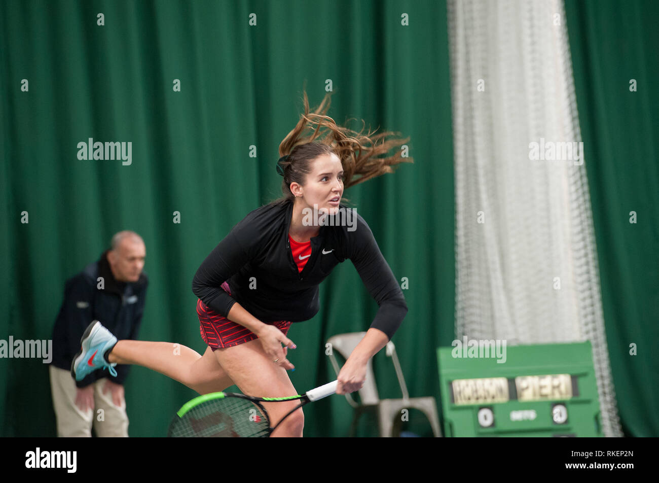 Shrewsbury, Shropshire, RU . El 11 de febrero, 2019. Laura Robson (en la foto) recibió un comodín para característica en las eliminatorias de los $60,000 en el caso de la Shrewsbury Club el lunes 11 de febrero de 2019. Playng Jessica PIERI desde Italia Crédito: Richard Dawson/Alamy Live News Foto de stock