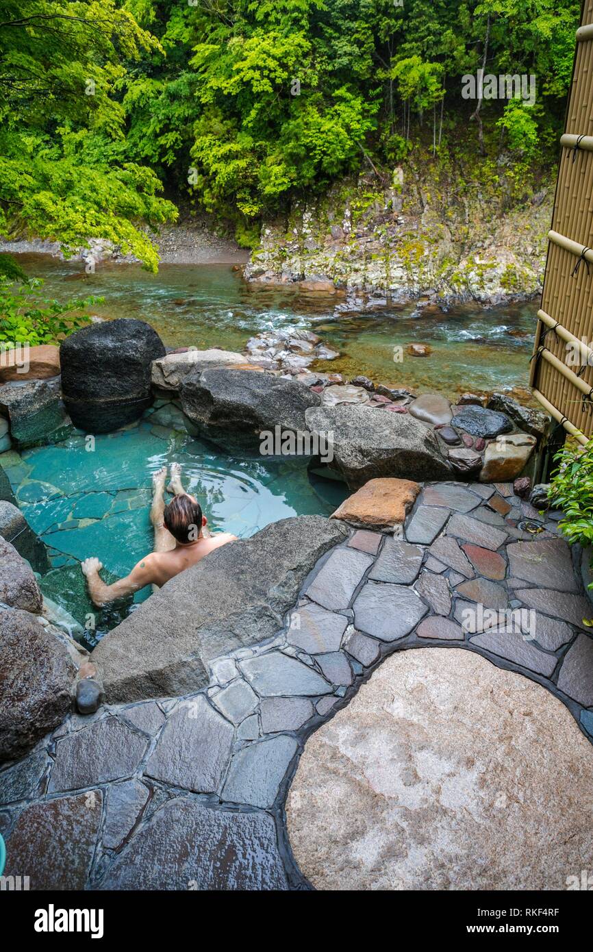 Kamigoten Ryokan. Hostería tradicional japonesa. Fuente termal onsen Ryujin  village. Kumano Kodo camino de santiago de compostela. Sitio de Patrimonio  Mundial de la UNESCO. Wakayama Fotografía de stock - Alamy