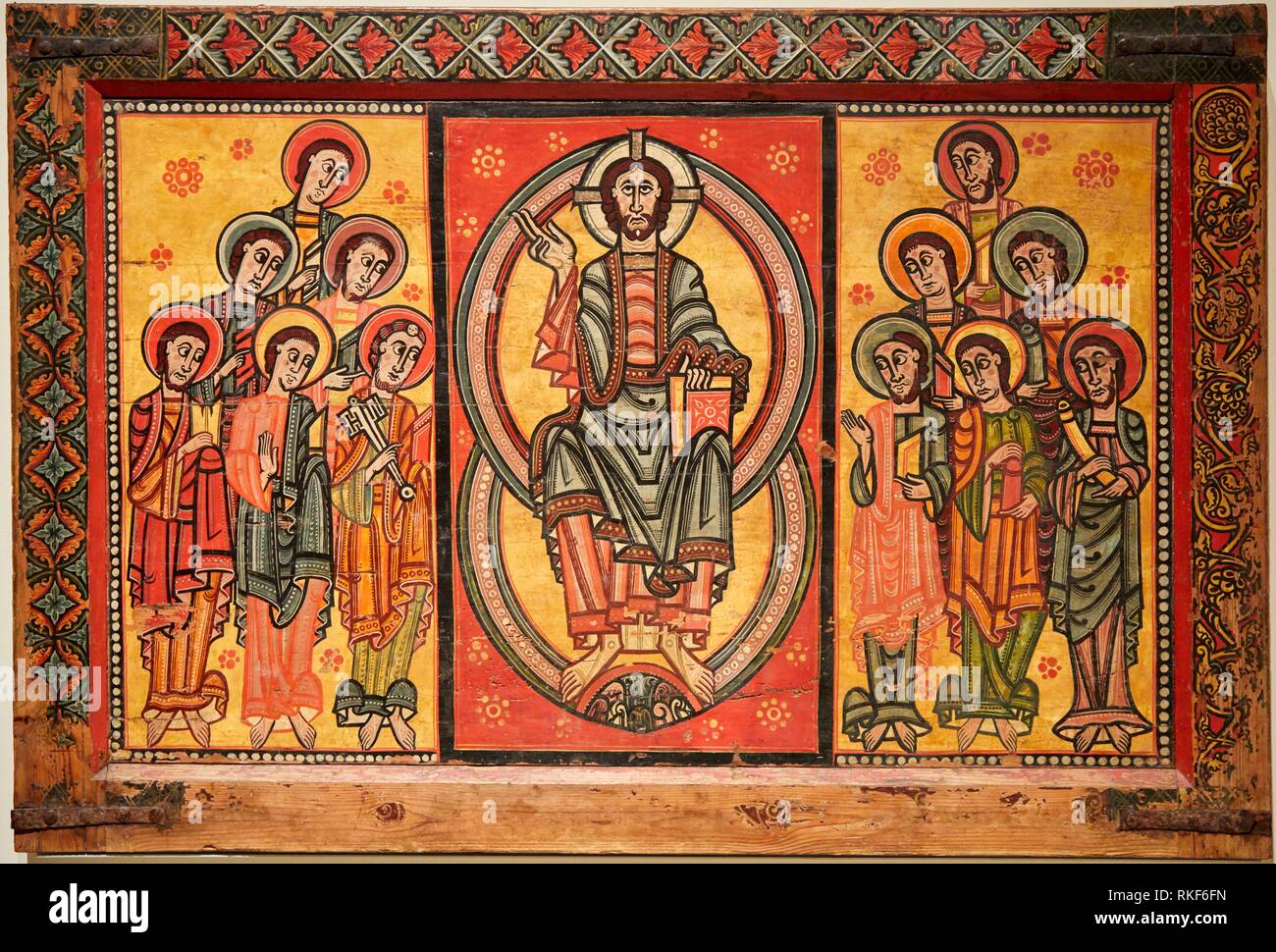 Frontal de Altar de la Seu d'Urgell, o de los Apóstoles, pinturas románicas medievales, el Museo Nacional de Arte de Catalunya, el Museu Nacional d Art de Foto de stock
