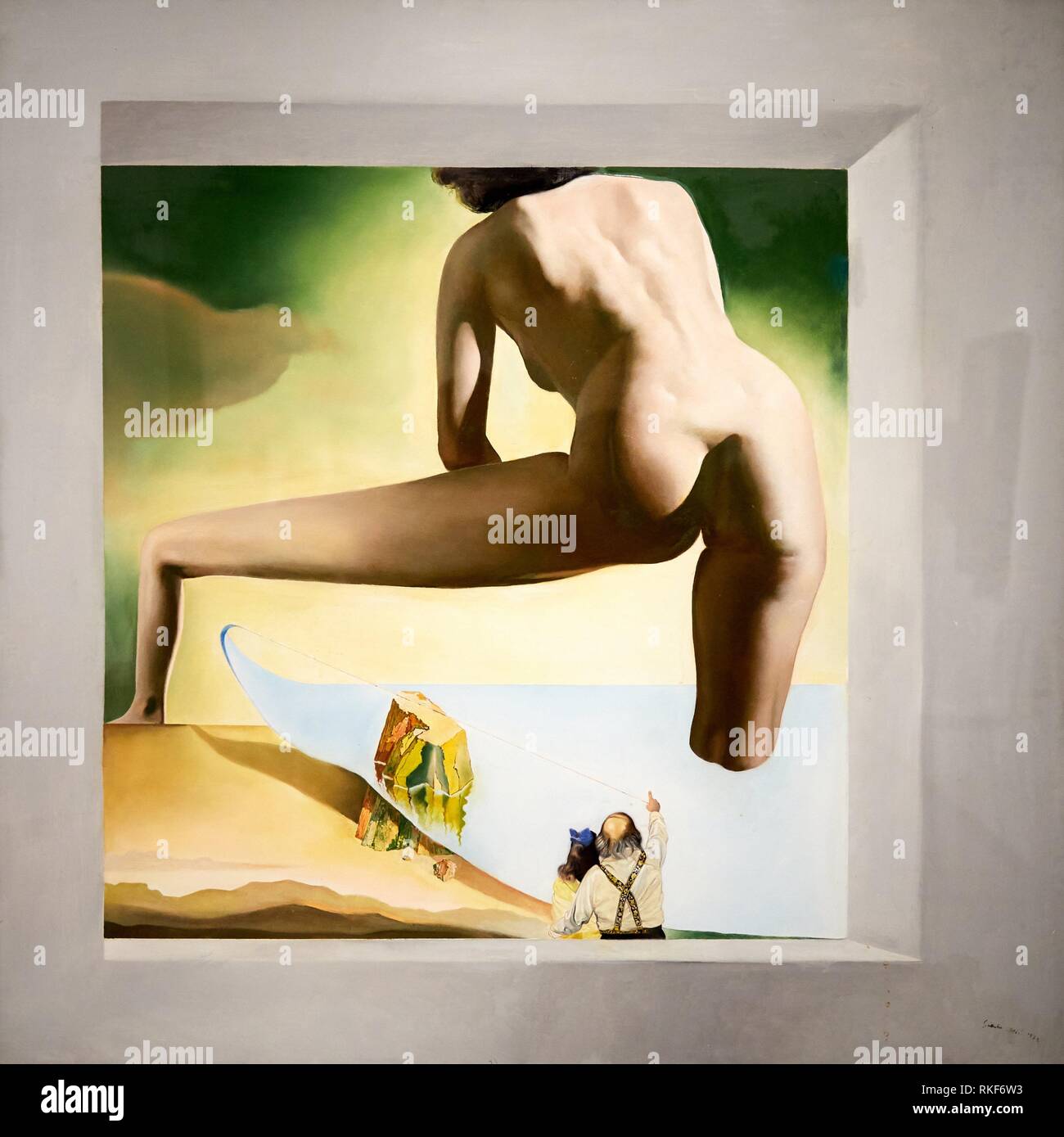 '''Dali levantando la piel del Mar Mediterráneo para enseñar a Gala el nacimiento de Venus. Obra estereoscópica'' de 1978, Salvador Dalí, exposición ''Gala Foto de stock