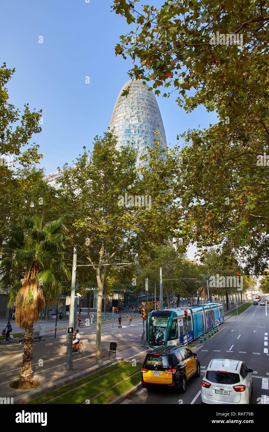 Torre Agbar, Avenida Diagonal, Barcelona, Cataluña, España, Europa Foto de stock