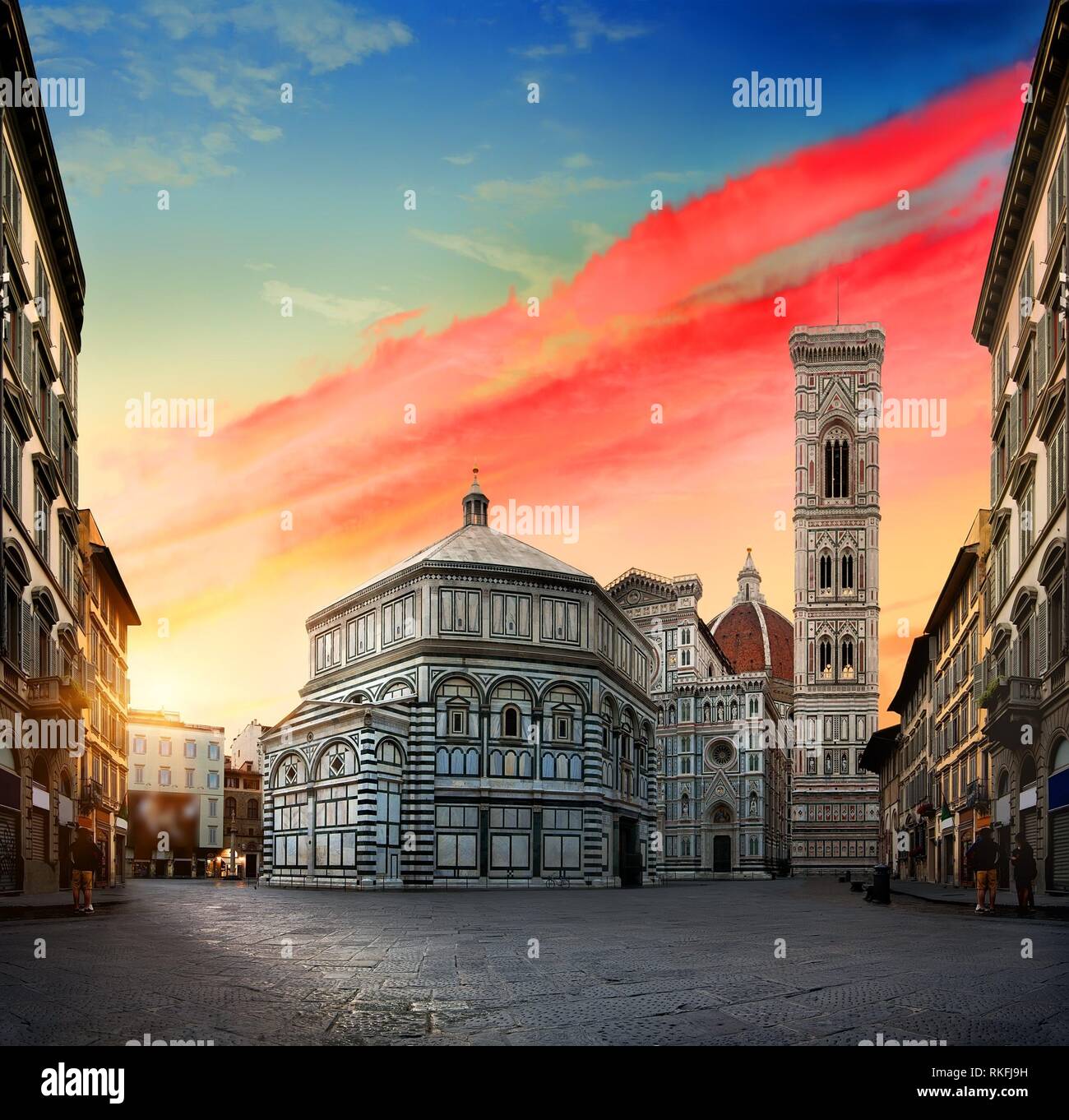El amanecer y la catedral de Santa Maria del Fiore en Florencia, Italia. Foto de stock