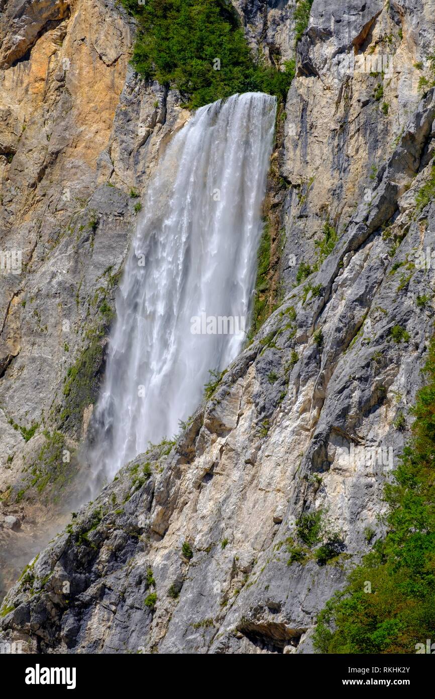 Cascada Slap Boka, cerca de Bovec, soca, el río Isonzo, Soca Valley, Eslovenia Foto de stock