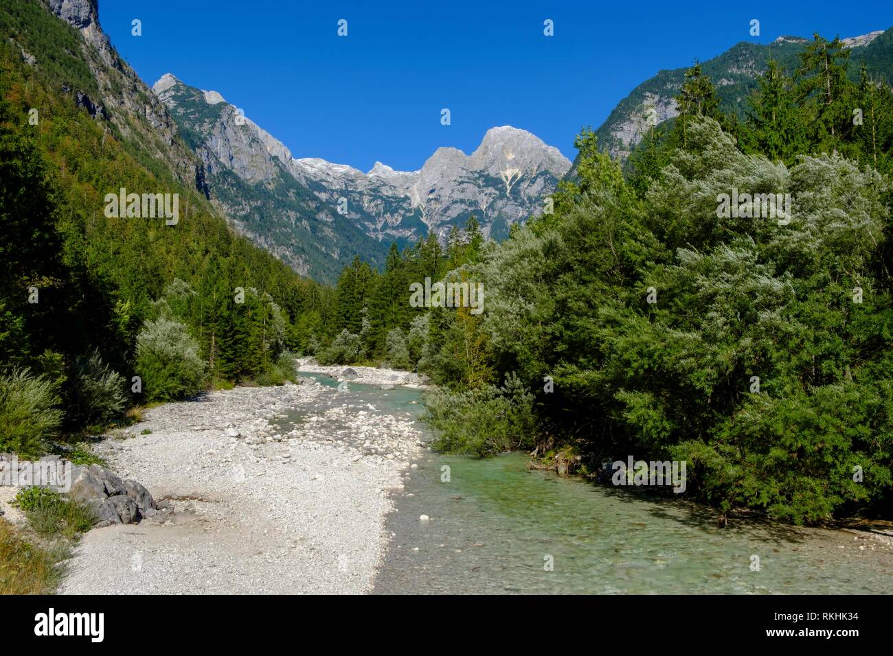Río Isonzo, soca, el Parque Nacional de Triglav, cerca del valle de trenta, soca, Eslovenia Foto de stock
