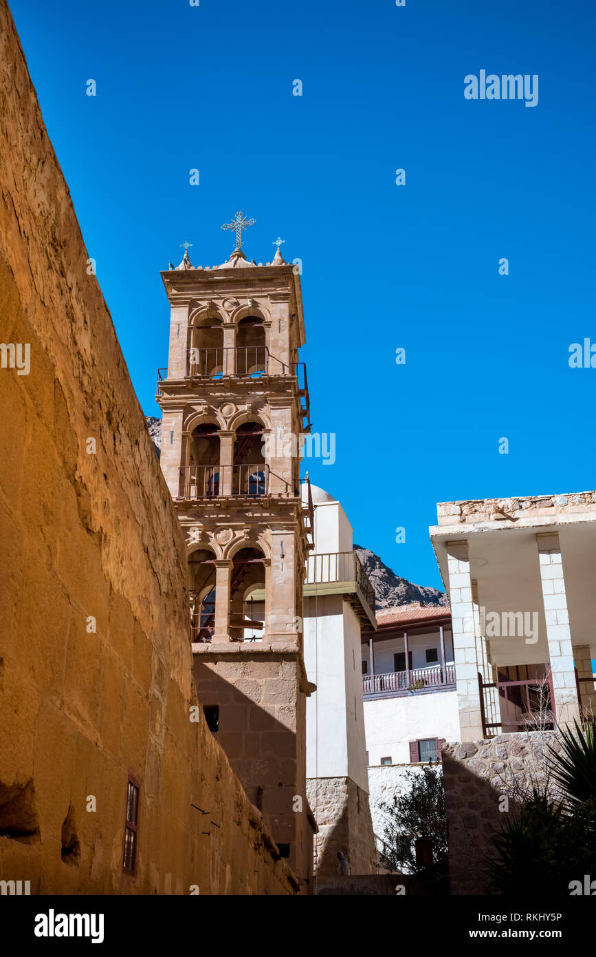 Iglesia y Monasterio de Santa Catalina, junto a la montaña de Moisés, el Sinaí de Egipto. Lugar famoso para el cristianismo la ortodoxia peregrinos Foto de stock