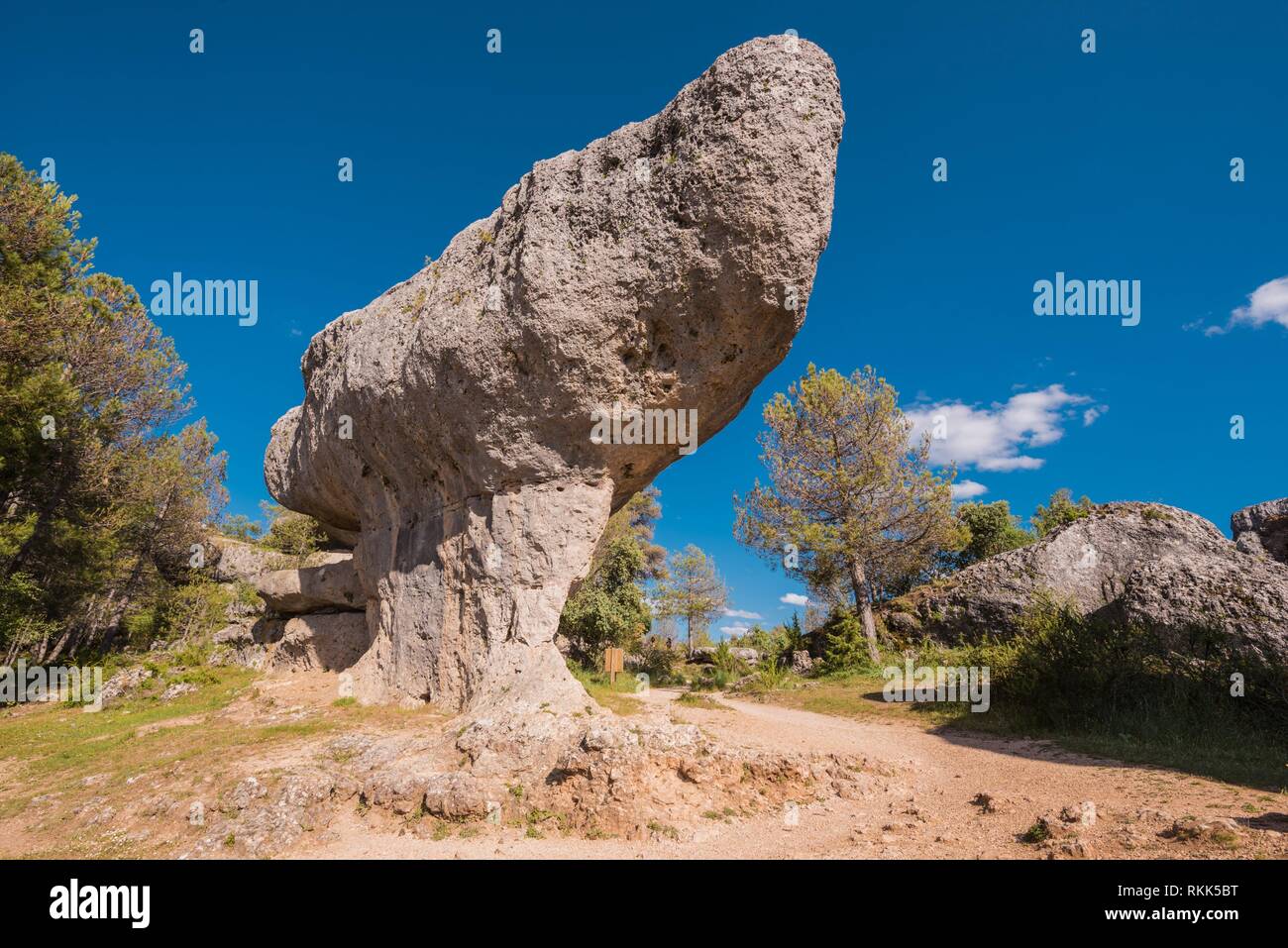 La Ciudad Encantada. El parque natural de la ciudad encantada, grupo de formas crapicious rocas calizas en Cuenca, España. Foto de stock