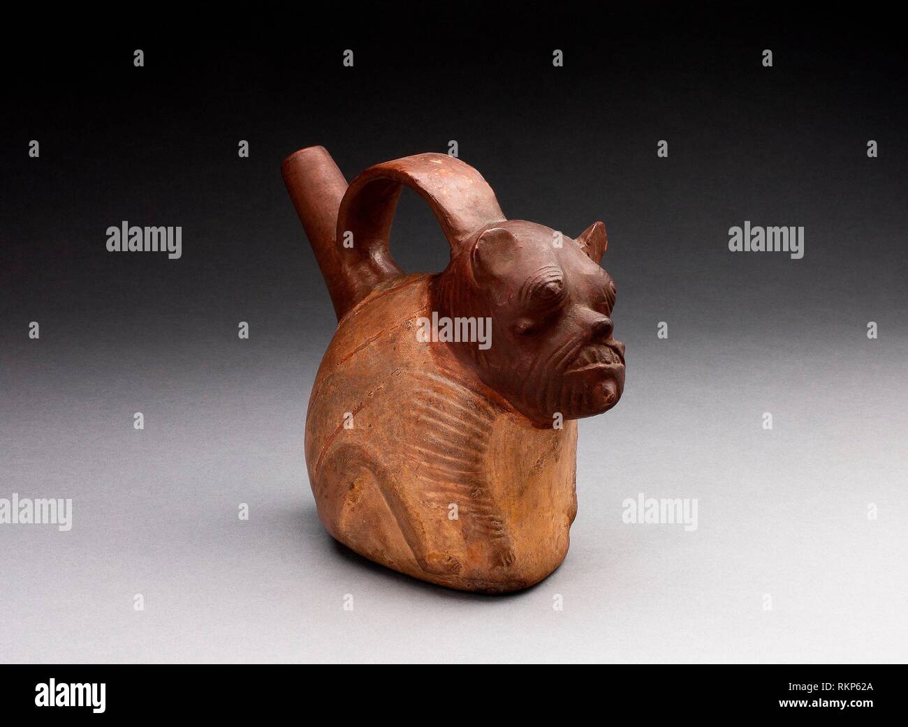 Vaso de tubo único en la forma de un animal con piel forrado . 1000/1476 - posiblemente costa norte de Lambayeque, Perú - Artista: Lambayeque, Procedencia Fotografía de stock - Alamy Vaso de tubo único en la forma de un animal con piel forrado . 1000/1476 - posiblemente costa norte de Lambayeque, Perú - Artista: Lambayeque, Procedencia Fotografía de stock - Alamy